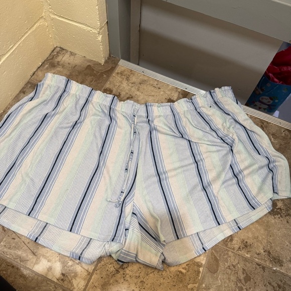 Women’s Pennington’s Brand Blue Striped Elastic Waist Cozy Summer Shorts Size:6X - Picture 4 of 14